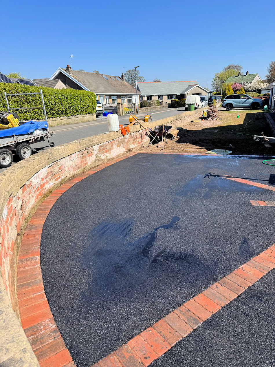 TARMAC DRIVES IN BARROW IN FURNESS